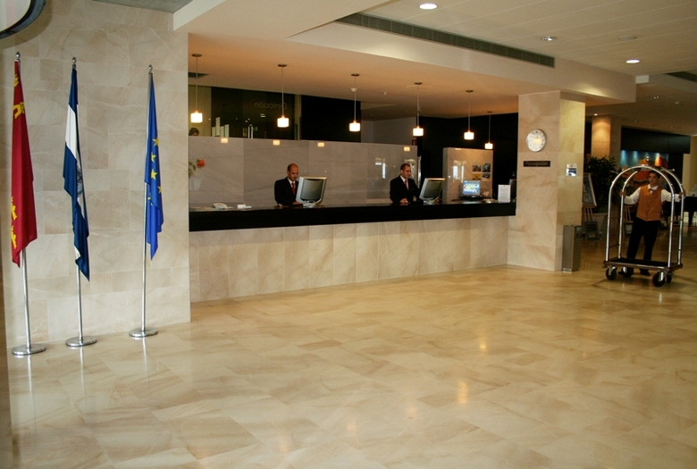 Hotel Senator �guilas