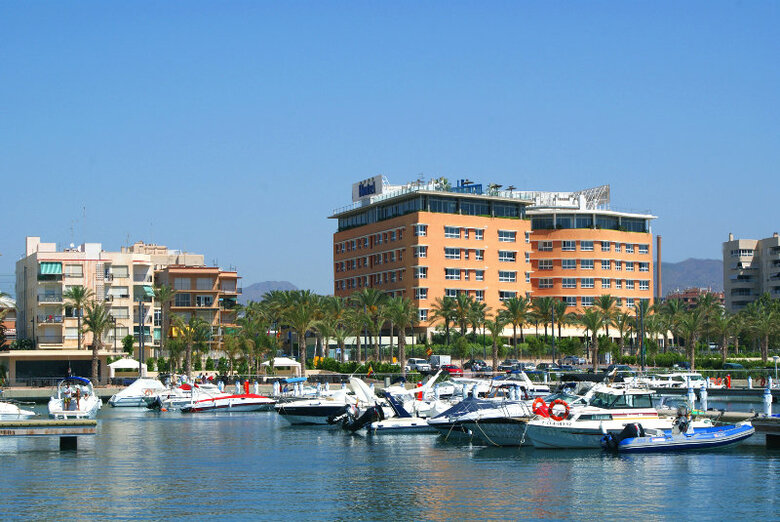 Hotel Senator �guilas
