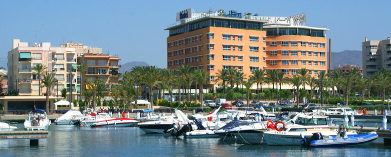 Hotel Senator �guilas