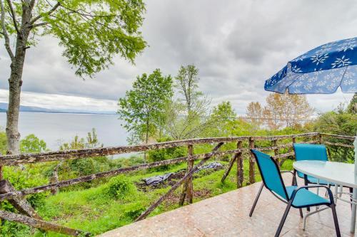 Caba�a Frente Al Lago Puyehue