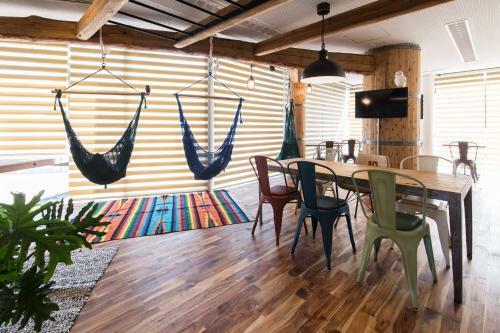 Hostal 365base Outdoor Hostel
