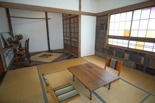 Hostal Hakuba Station Guesthouse En