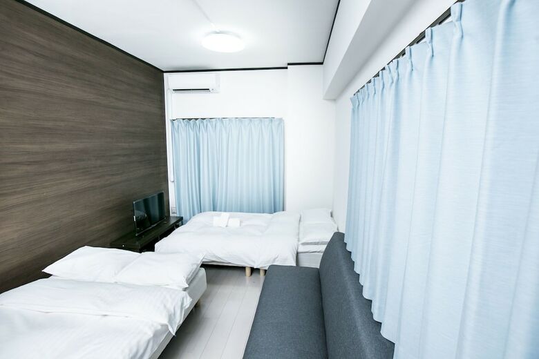 Apartamentos Hiroshima Crane Peace Tower