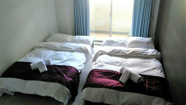 Apartamentos Hiroshima Crane Peace Tower