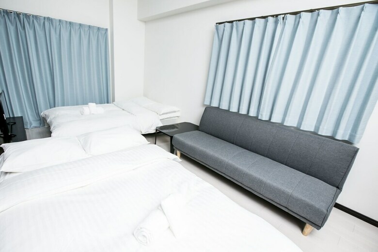 Apartamentos Hiroshima Crane Peace Tower