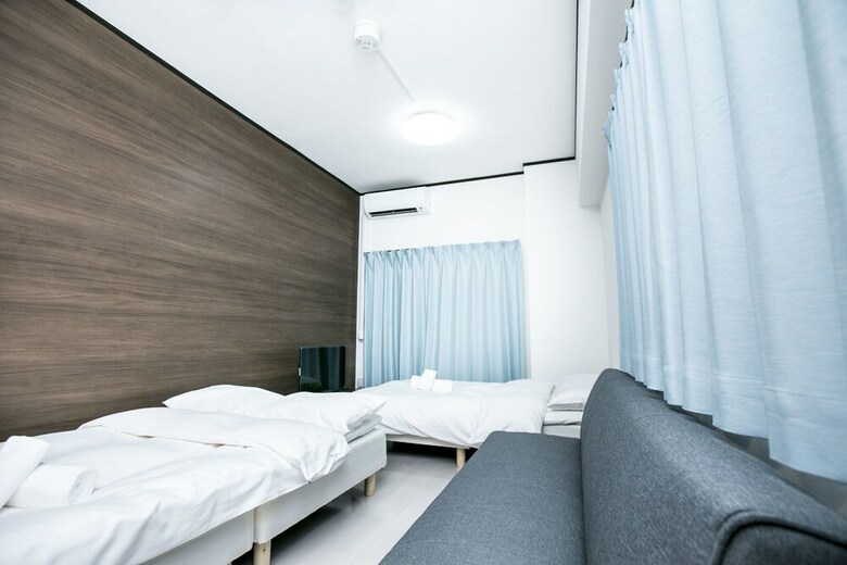 Apartamentos Hiroshima Crane Peace Tower