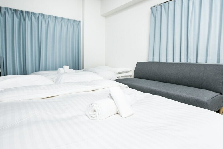 Apartamentos Hiroshima Crane Peace Tower