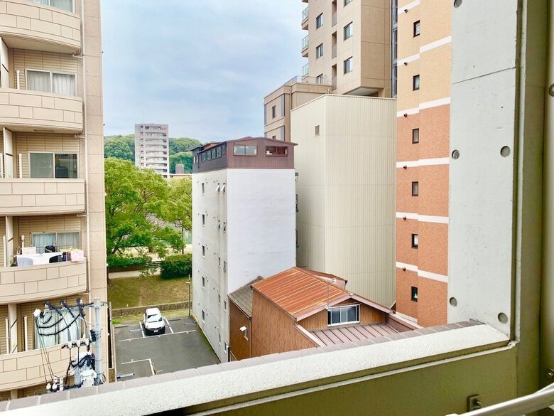 Apartamentos Hiroshima Crane Peace Tower