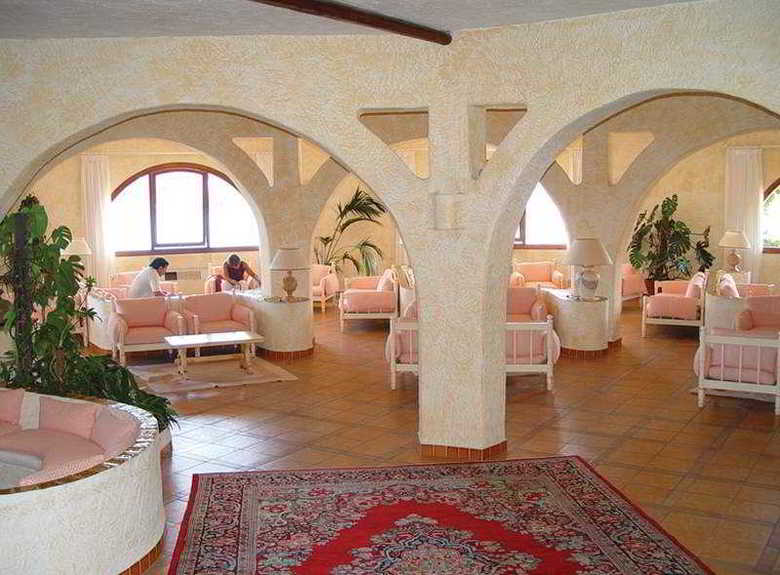 Club Hotel