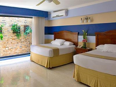 Hotel Plaza Colonial