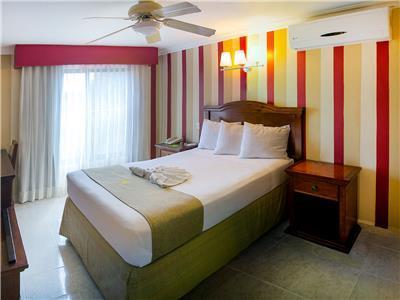 Hotel Plaza Colonial
