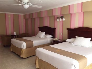 Hotel Plaza Colonial