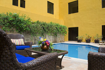 Hotel Plaza Colonial