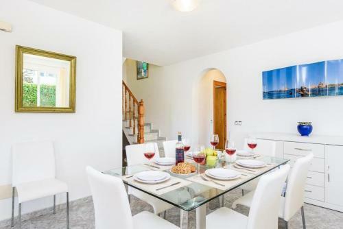 Cala'n Blanes Villa Sleeps 9 Pool Air Con Wifi