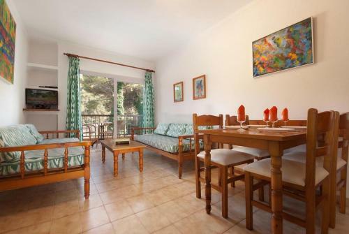Cala San Vicente Villa Sleeps 4 Pool T184178