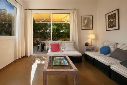 Cala San Vicente Chalet Sleeps 5 Air Con