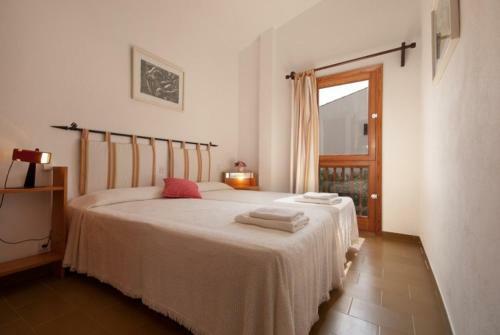 Cala San Vicente Chalet Sleeps 5 Air Con