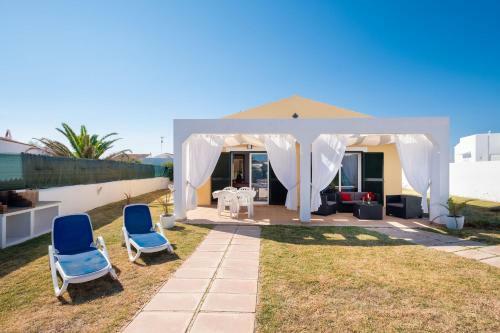 Chalet Con Piscina En Menorca