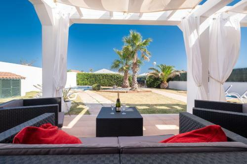 Chalet Con Piscina En Menorca