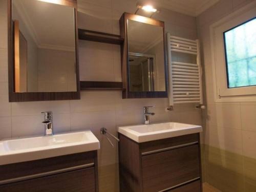 Cala Tarida Villa Sleeps 12 Pool Air Con T388253