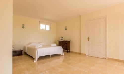 Cala Tarida Villa Sleeps 4 Pool Air Con T251912