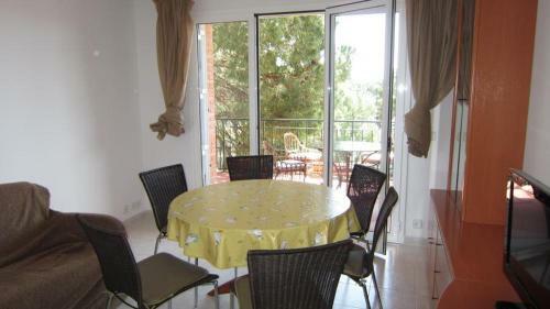 Calella De Palafrugell Apartment Sleeps 6 Pool