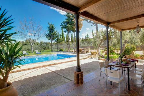 Arriate Villa Sleeps 8
