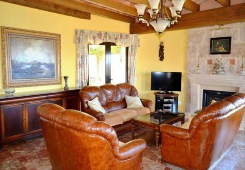 Xabia Chalet Sleeps 8 Pool