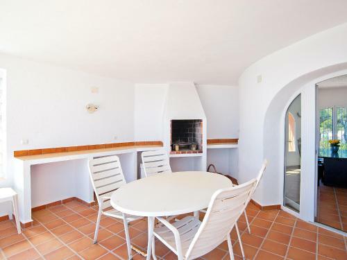 Holiday Home Balcon Al Mar 38-h