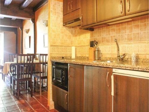 Two-bedroom Apartment In Cabezuela Del Valle