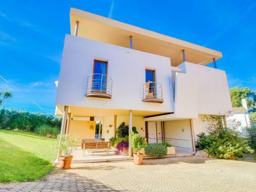 Villa 18