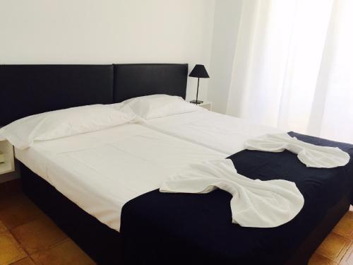 Apartamentos San Antonio Beach
