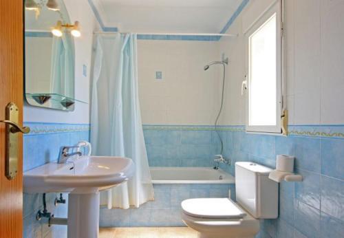 Calpe Villa Sleeps 16 Pool