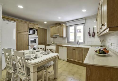 Calpe Apartment Sleeps 8