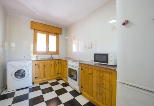 Calpe Villa Sleeps 12 Pool T713791