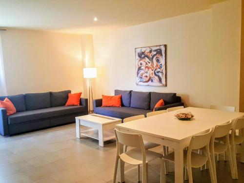 Apartamento Miramar Serveis - Augusta Esquirol