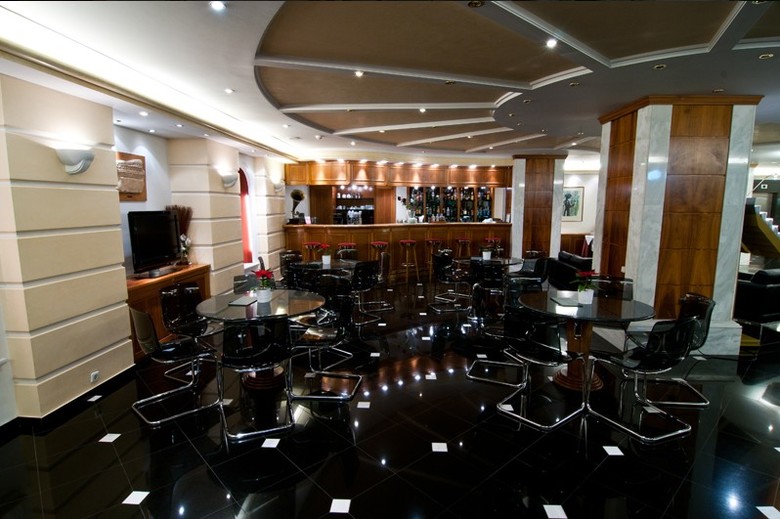 Oasis Hotel Apartments