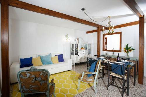 Candelaria's Mountain House (pool & Sea Views)
