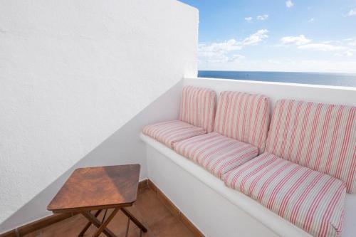 Classy Bungalow With Pool & 300mb, 500m From Sea