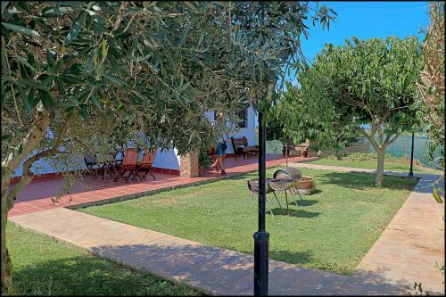 Casa Con Piscina Compartida