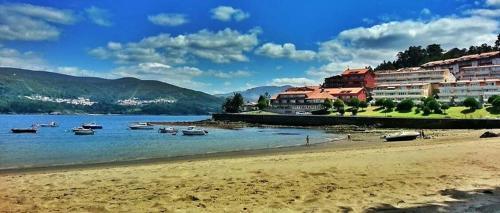 Albergue-hostel Playa De Quenxe
