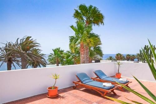 Costa Teguise Villa Sleeps 8 Pool Air Con Wifi