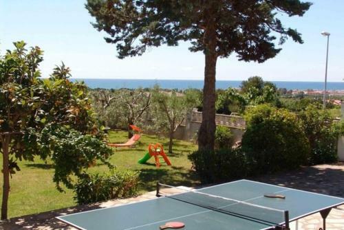 Cubelles Villa Sleeps 10 Pool