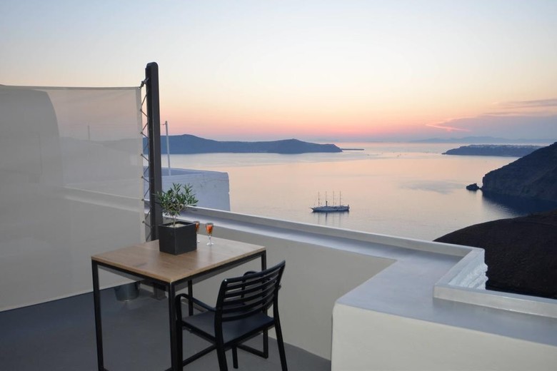 Hotel Aria Suites