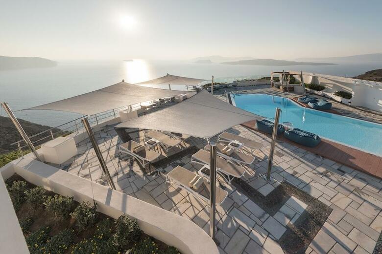 Hotel Caldera's Dolphin