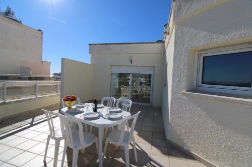Apartamento �tico Club N�utico Ref. 239