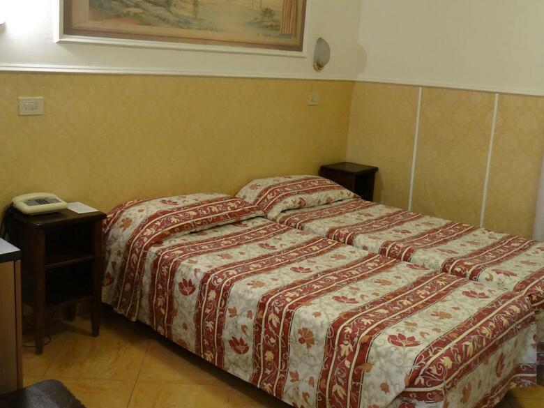 Hotel Ascot