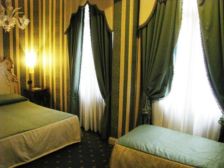 Hotel Belle Epoque
