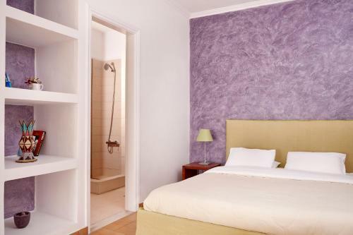 Hotel Manos Small World