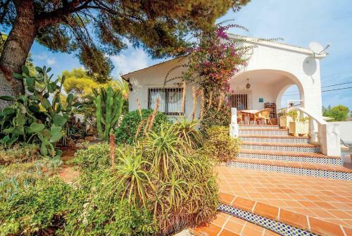 Fanadix Villa Sleeps 4 Wifi